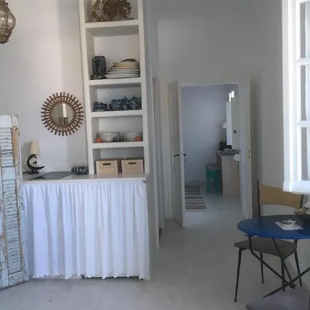 Entre Ciel Et Milos Grece טריפיטי