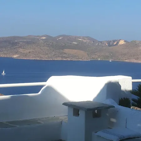 Entre Ciel Et Milos Grece טריפיטי