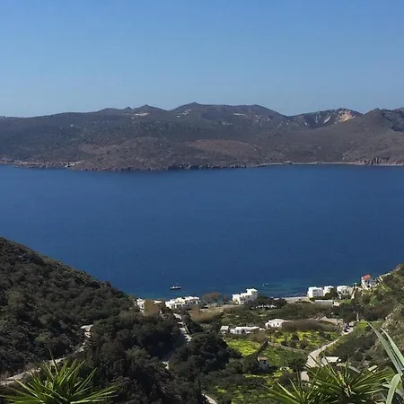 Entre Ciel Et Milos Grece טריפיטי