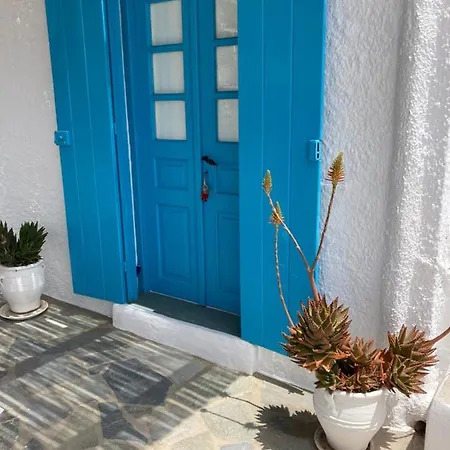 Entre Ciel Et Milos Grece