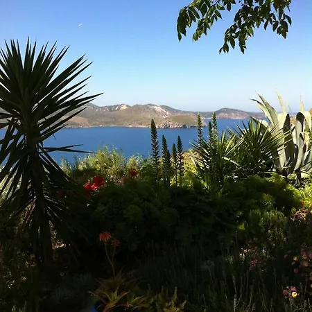 Entre Ciel Et Milos Grece *